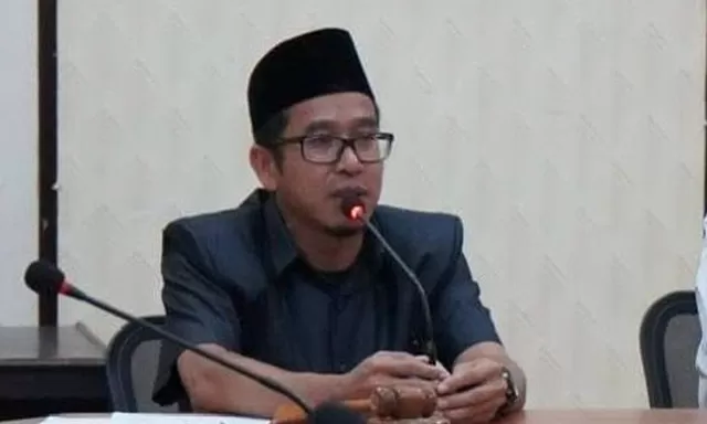 Ketua-komisi-III-DPRD-Sumbawa-Barat-Basuki-Rasyid-3114729022.jpg